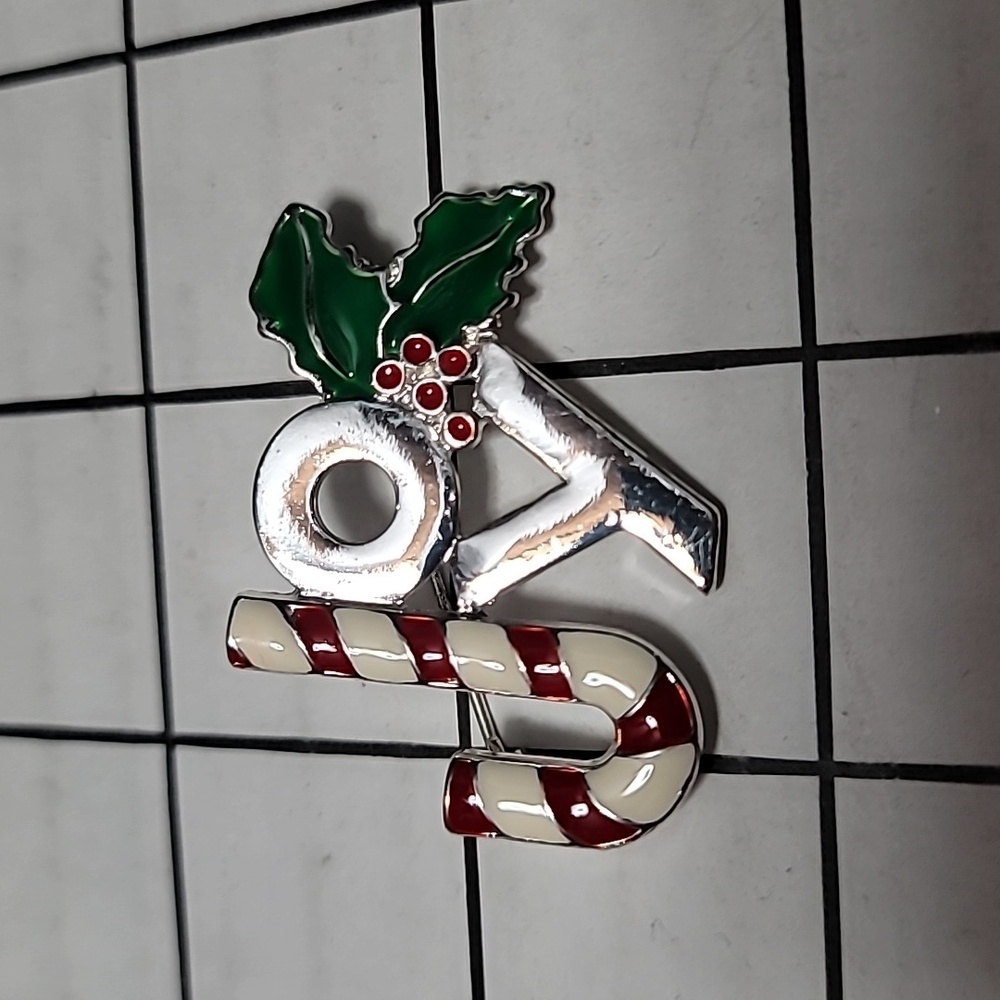 JOY Pin‎